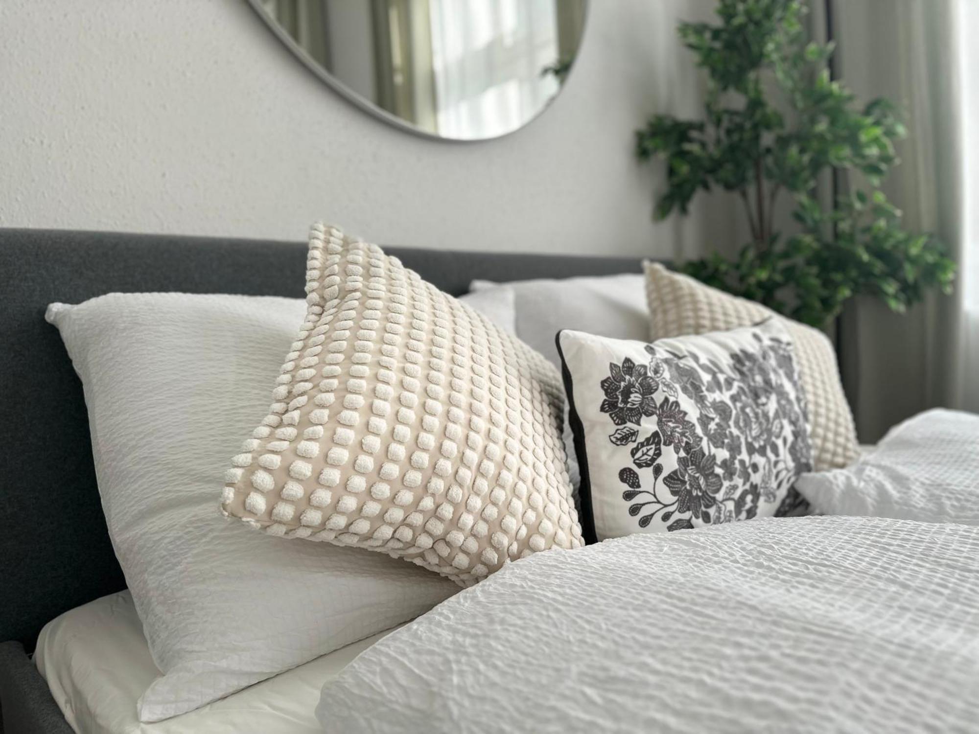 Spacious Apartment, 3 Min To U1 Reumannplatz Viena Exterior foto