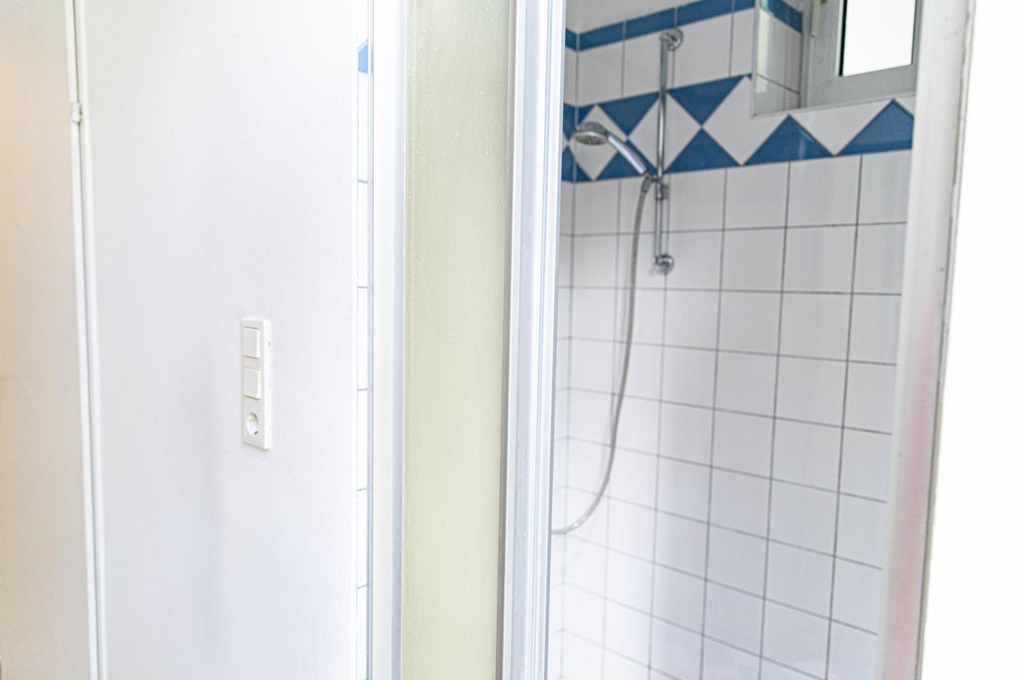 Spacious Apartment, 3 Min To U1 Reumannplatz Viena Exterior foto
