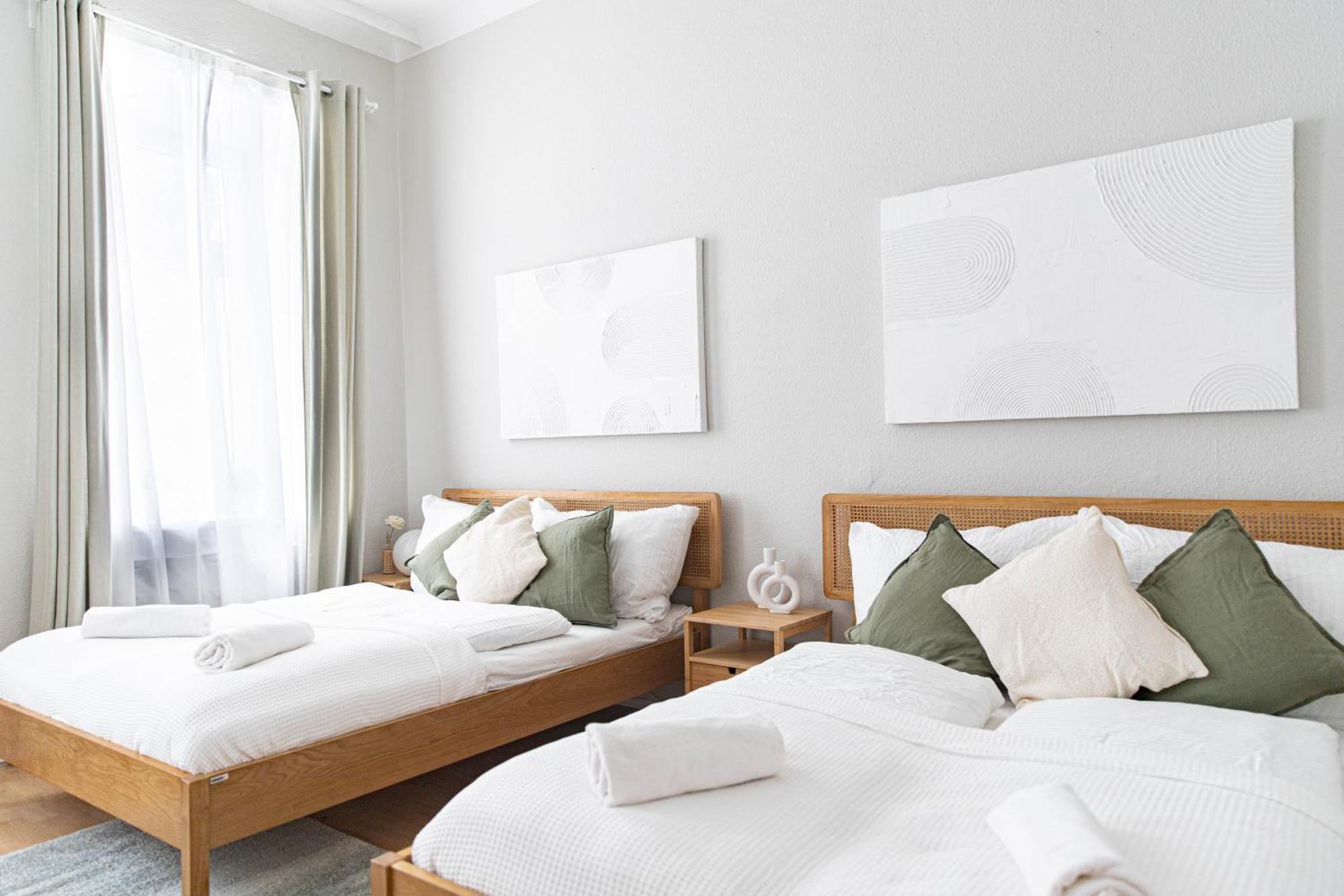Spacious Apartment, 3 Min To U1 Reumannplatz Viena Exterior foto