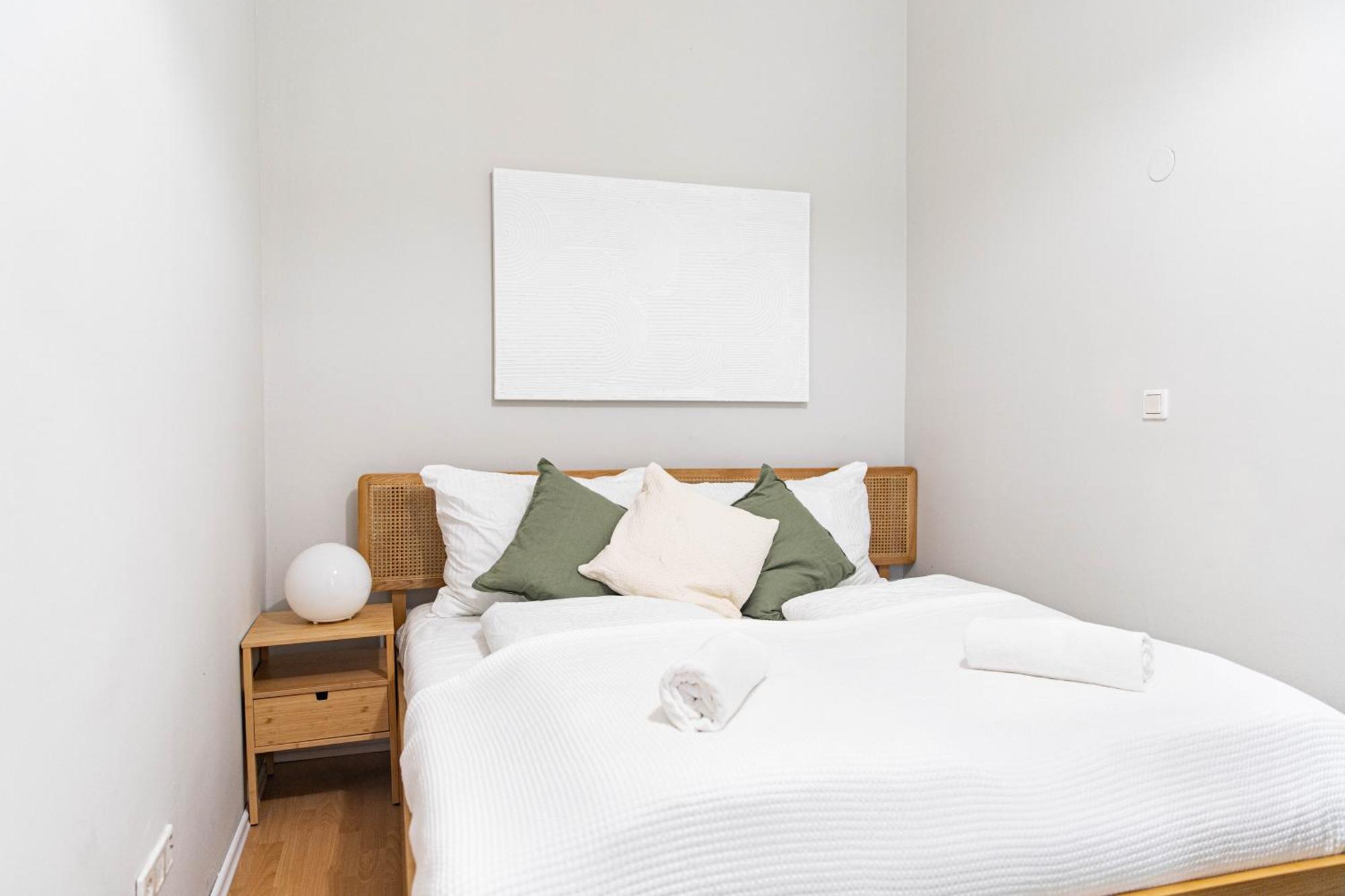 Spacious Apartment, 3 Min To U1 Reumannplatz Viena Exterior foto