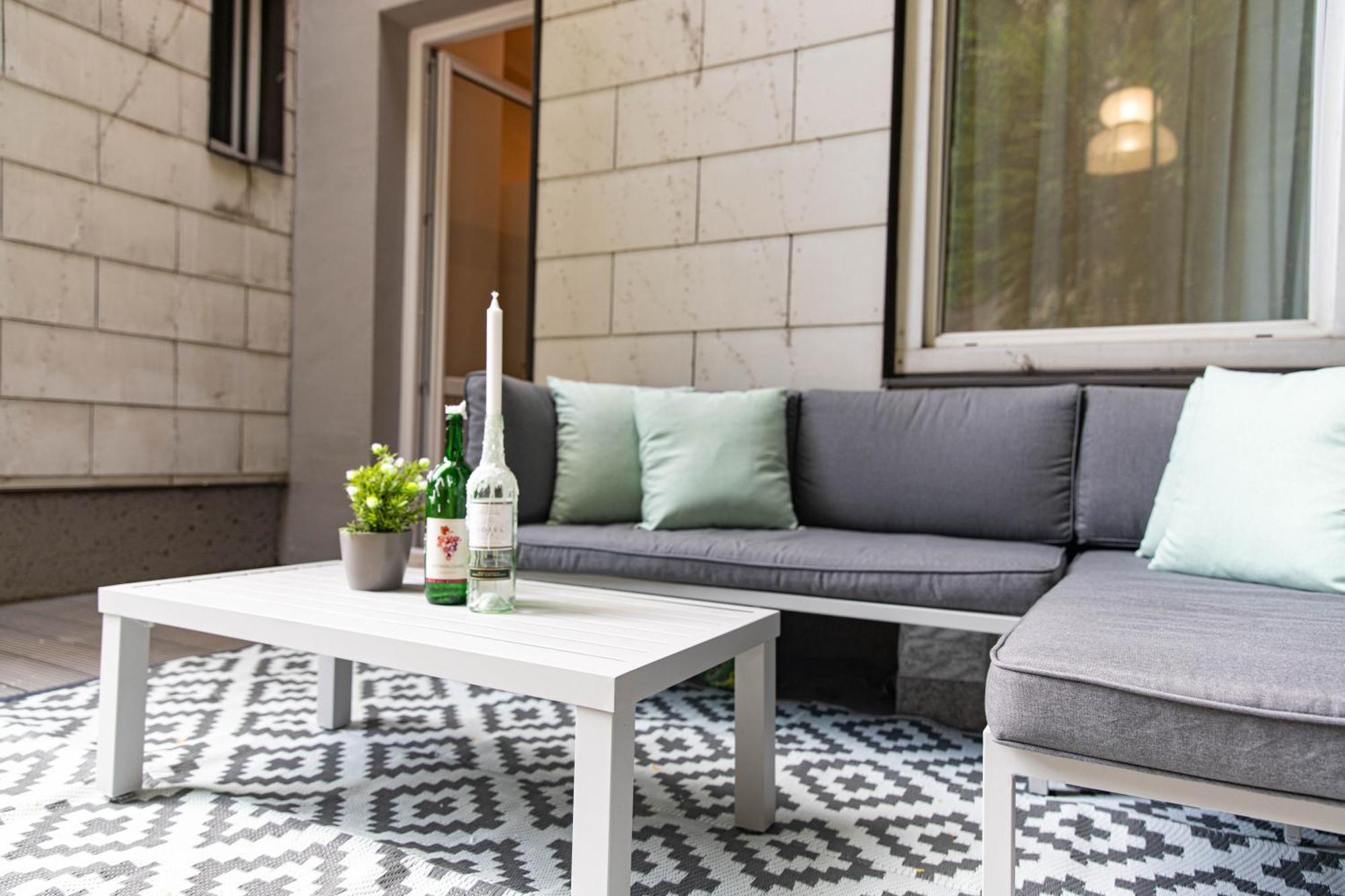Spacious Apartment, 3 Min To U1 Reumannplatz Viena Exterior foto